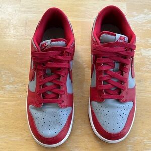 Nike Men's Red and Gray Low-Top Sneakers